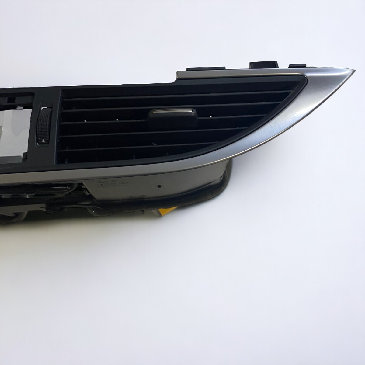 /assets/uploads/audi-a7-2011---2014-orta-gogus-havalanadirma-izgarasi-ufleme-665ec8adec8ca.jpg