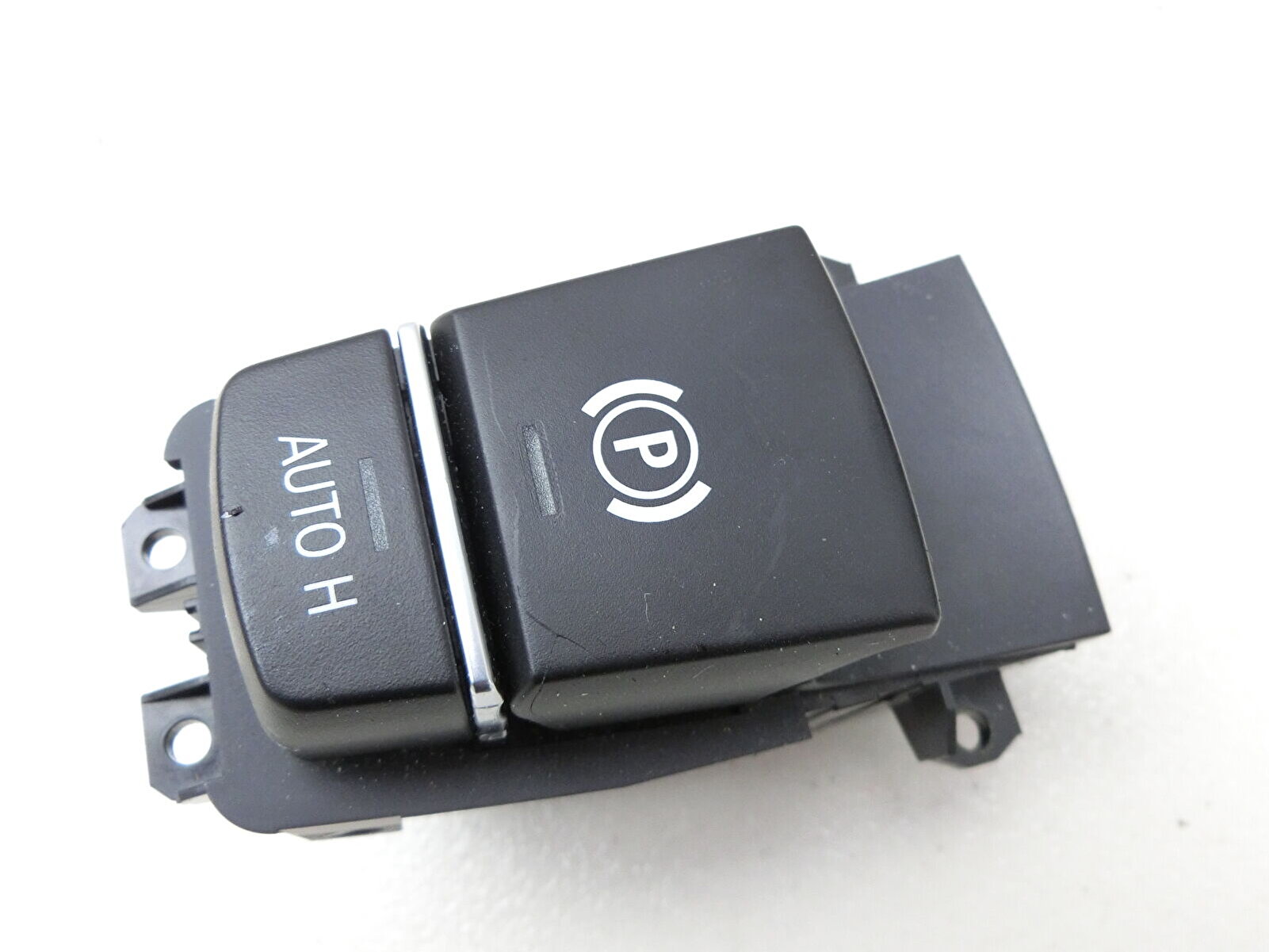 bmw-f10-el-freni-park-dugmesi-12-pin-61319217594---61319355233-1.jpg