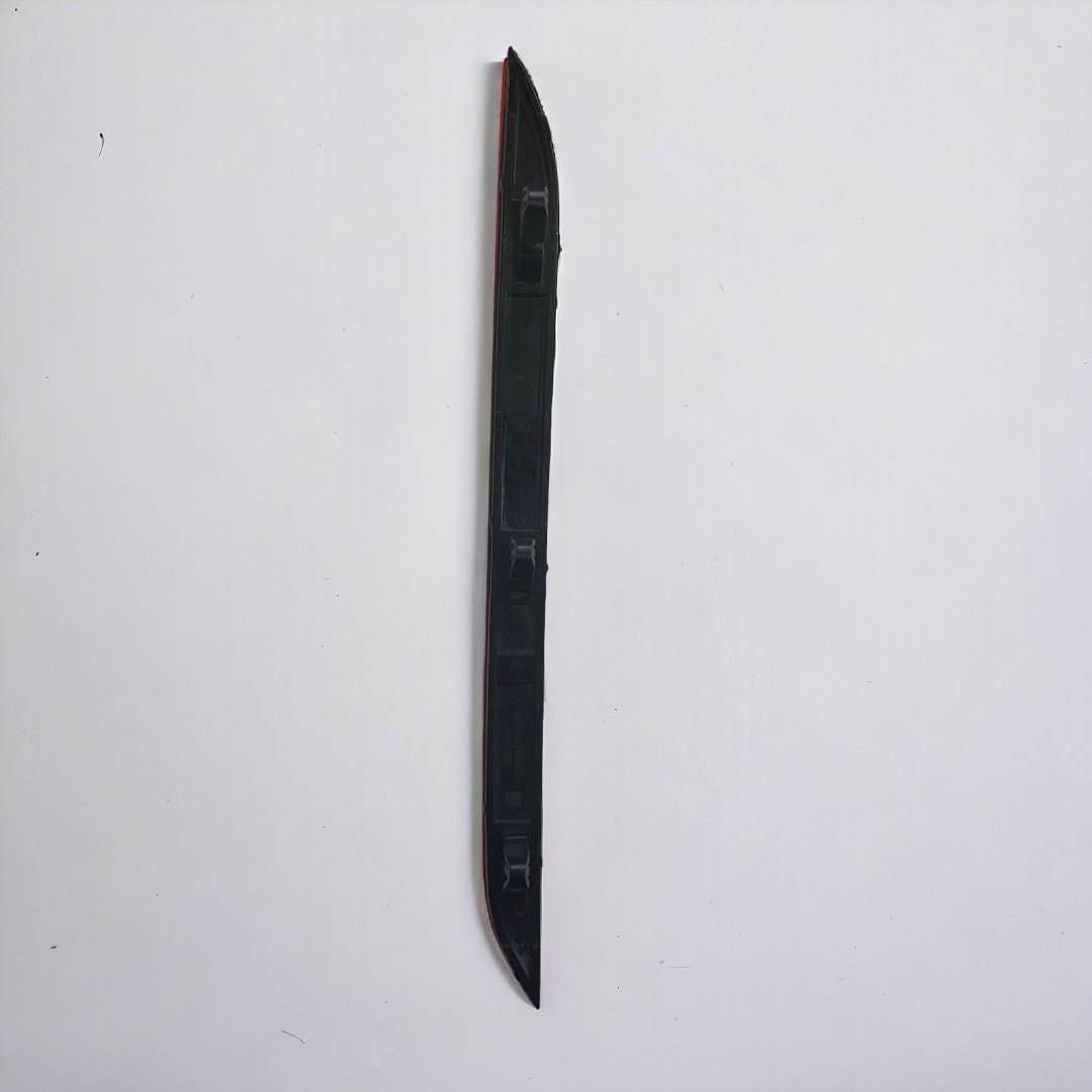 /assets/uploads/golf-8-2020---2024-sag-arka-tampon-reflektorlu-lambasi-665ec71060ad9.jpg
