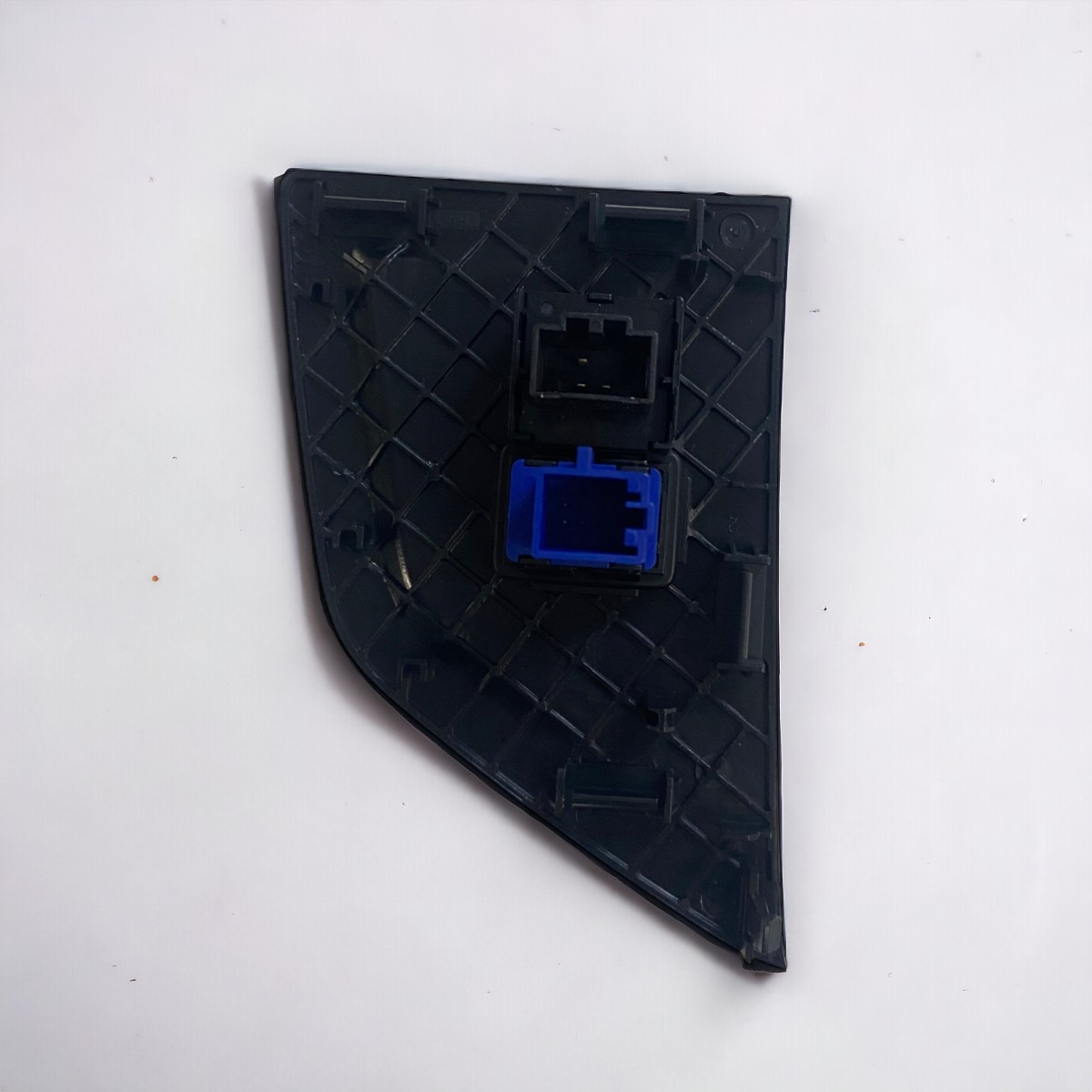 /assets/uploads/polo-2018---2024-on-dortlu-flasor-dugmesi-airbag-devre-birakma-tusu-665ec841e73ef.jpg