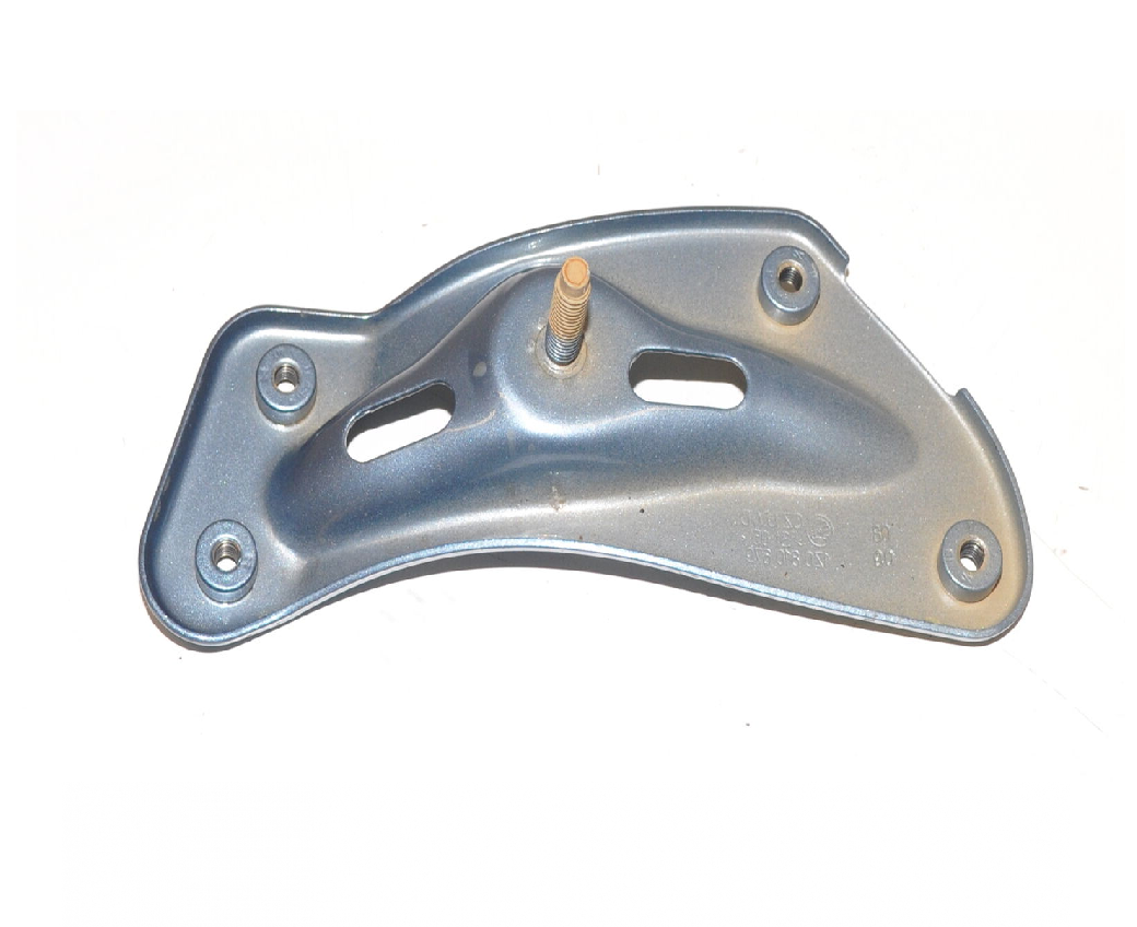 SKODA OCTAVİA 2005 - 2009 SAĞ ÇAMURLUK TUTUCU BRAKETİ - resim 1